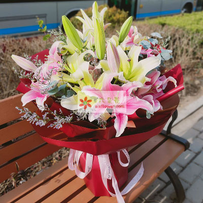 延安8支多头百合，万事如意喜上加喜